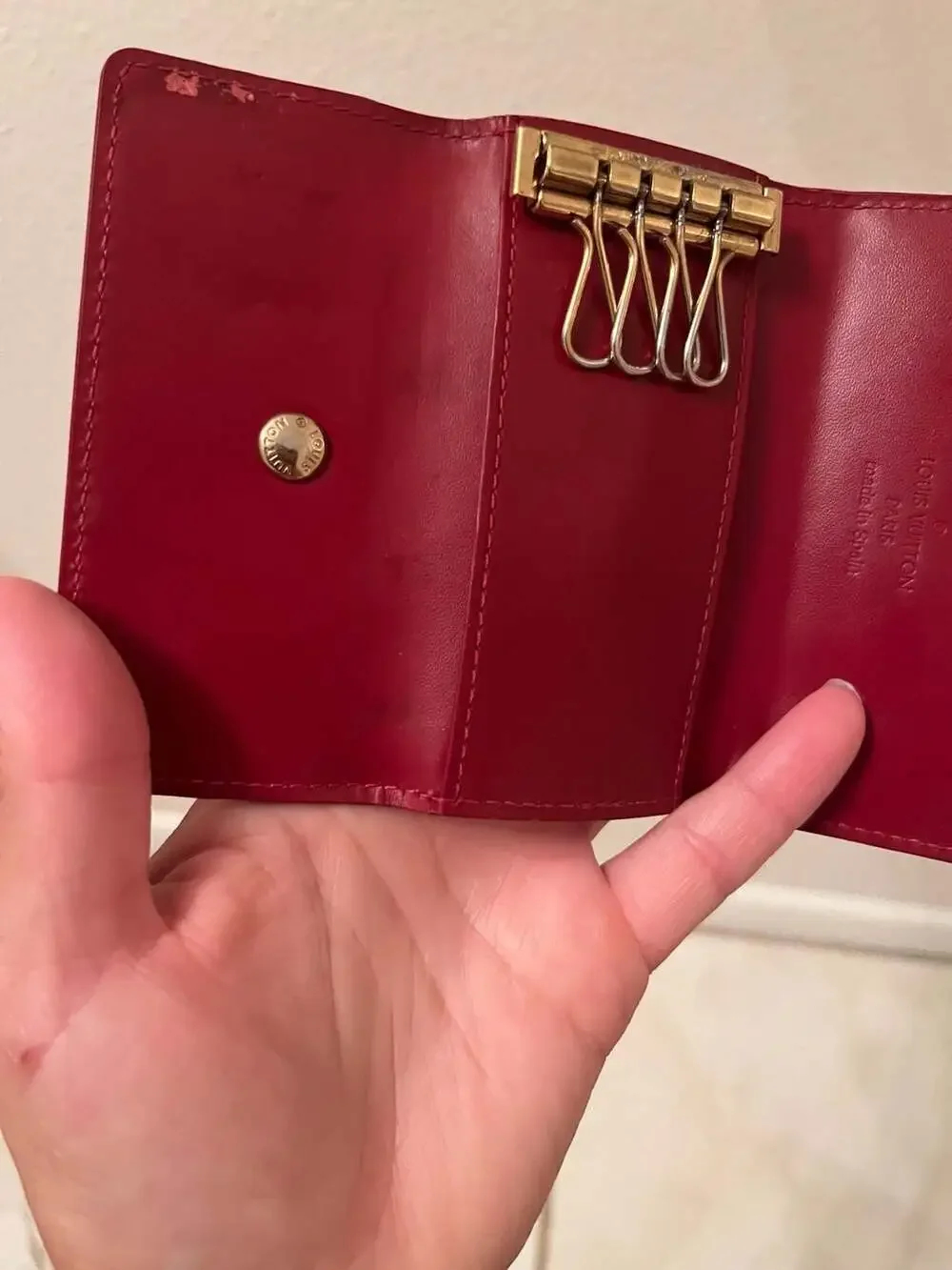 Louis Vuitton Monogram Vernis Multicles 4 Key Holder in Pomme D'Amour Red